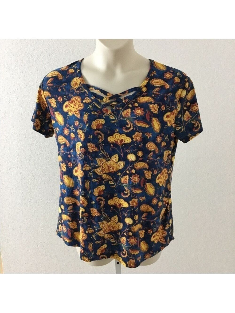Liz & Lilli GC Apparel Group short sleeve Strappy front Woman’s 2X